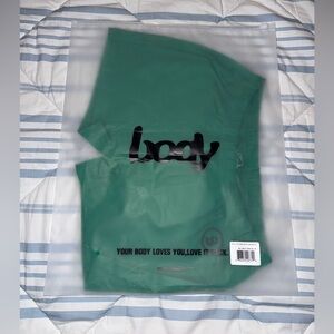 Body By Raven Tracy x Latto